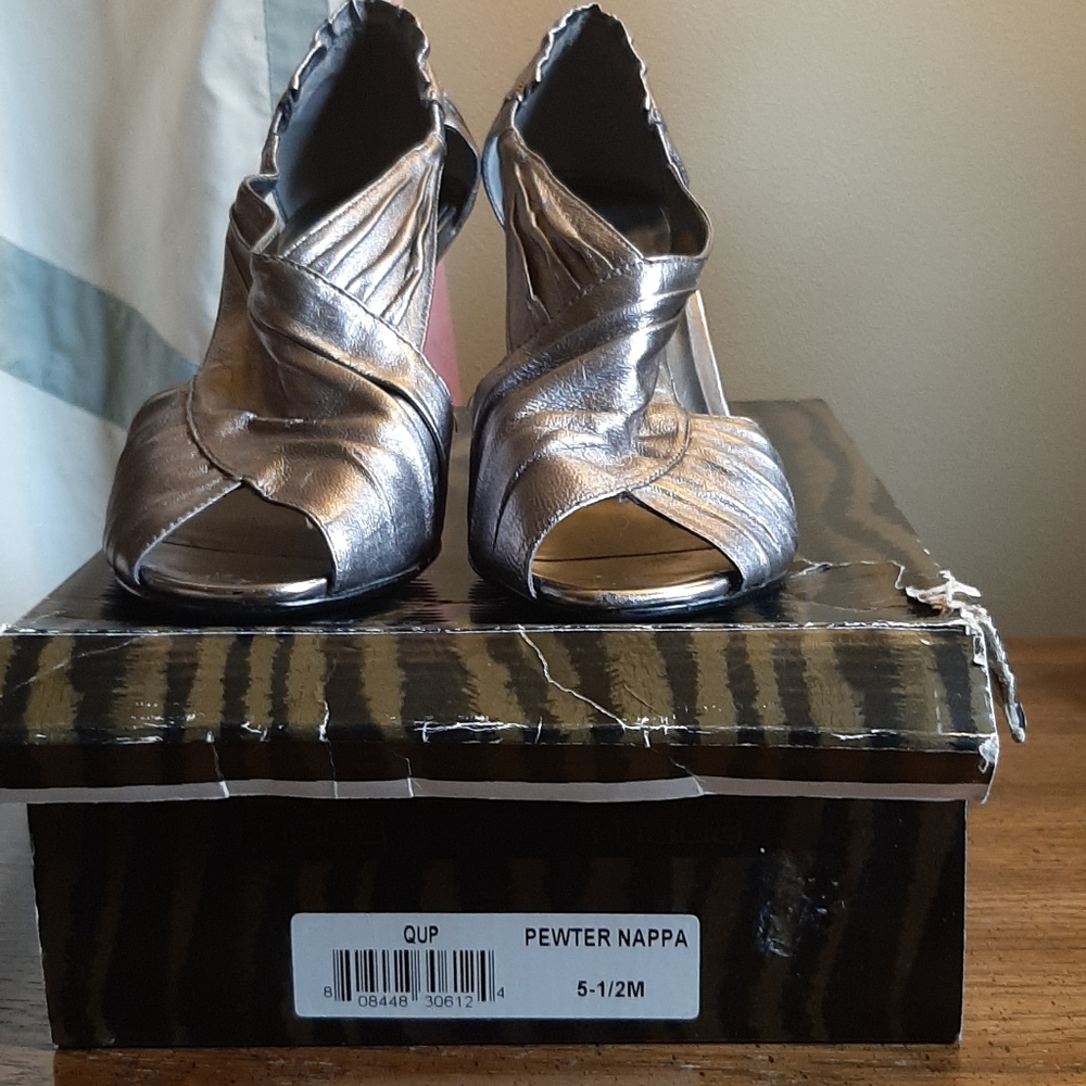 1/2 PRICE🔻Moda Spana Metallic Peep Toe Shoes - Picture 4 of 13